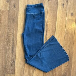 Dark-Wash Jean Crossover Jeggings - Large